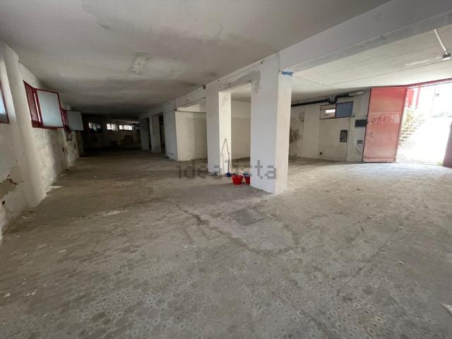 Locale Commerciale in vendita a IV Circoscrizione, Palermo