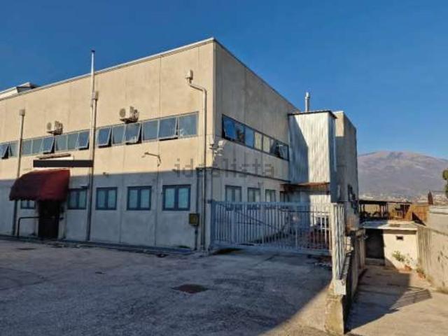 Locale Commerciale in vendita a Fonte, Pederobba