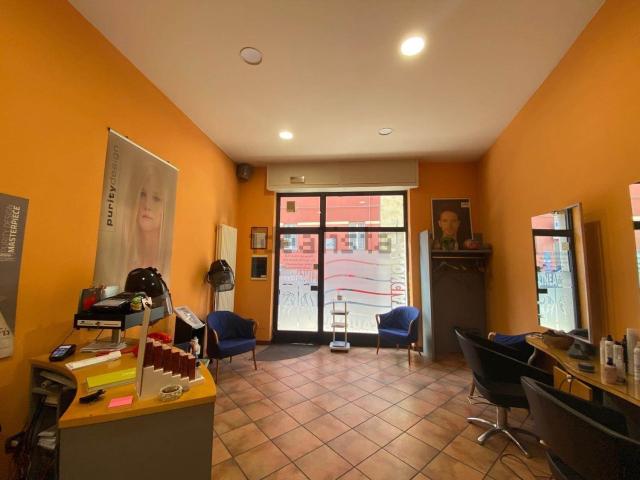 Locale Commerciale in vendita a Piacenza