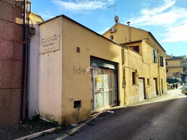 Locale Commerciale in vendita a Roma Capitale, Lazio
