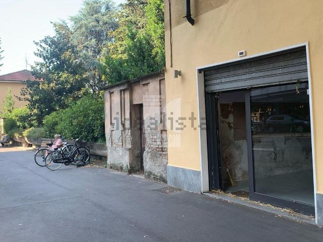 Locale Commerciale in vendita a Treviglio, Lombardia