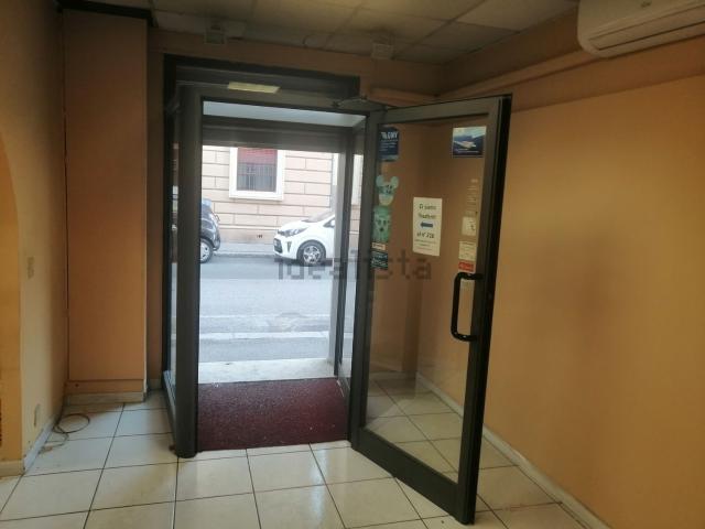 Locale Commerciale in vendita a Livorno