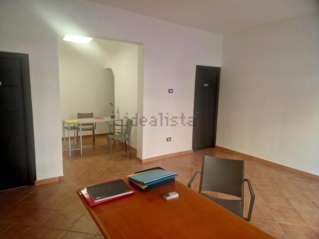 Locale Commerciale in vendita a Carini, Sicilia