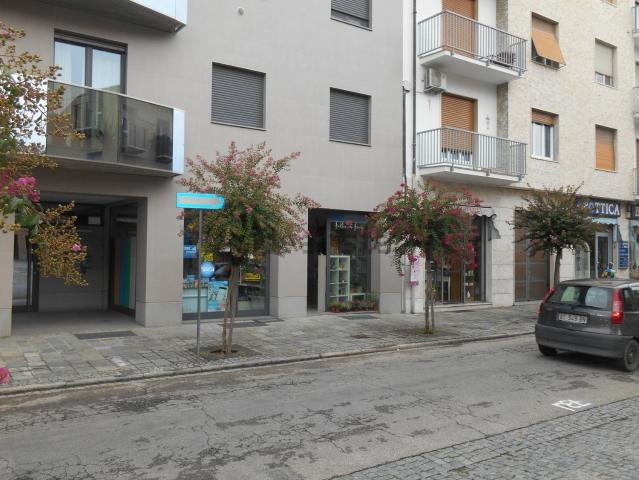 Locale Commerciale in vendita a Piemonte, Cuneo