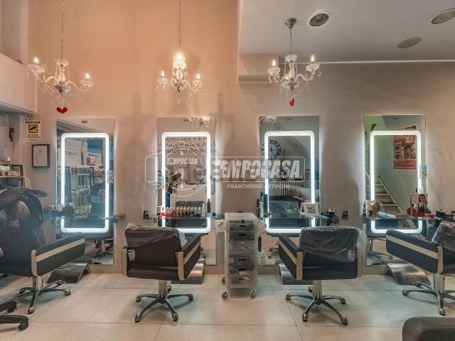 Locale Commerciale in vendita a Castelletto, Abbiategrasso