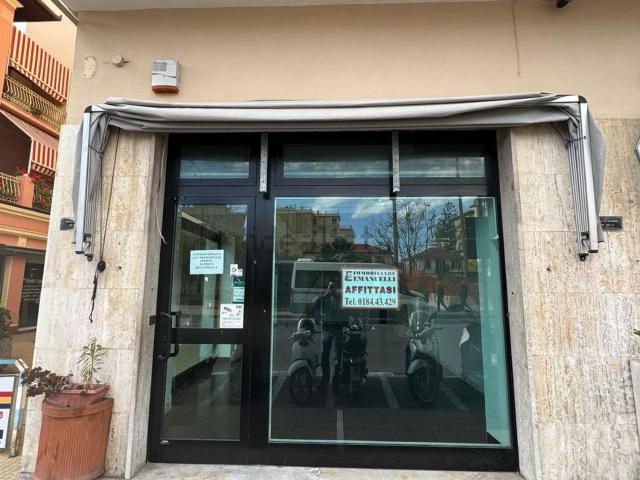 Locale Commerciale in vendita a Taggia, Arma Di Taggia