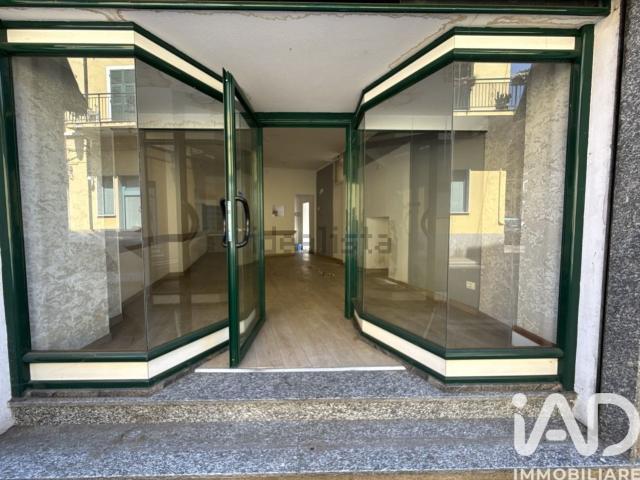Locale Commerciale in vendita a Bastia, Albenga