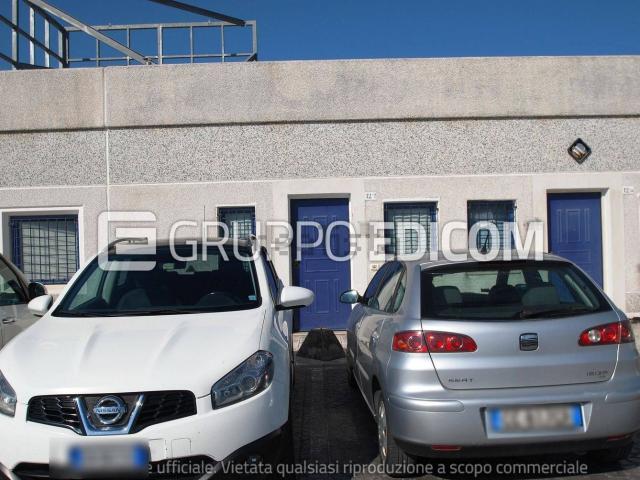 Locale Commerciale in vendita a Terni, Umbria