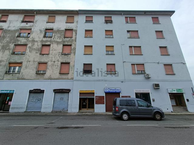 Locale Commerciale in vendita a Castelletto, Senago