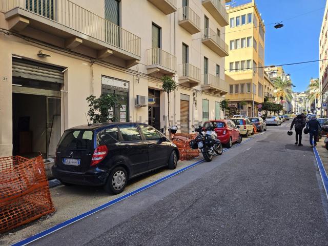 Locale Commerciale in vendita a IV Circoscrizione, Messina