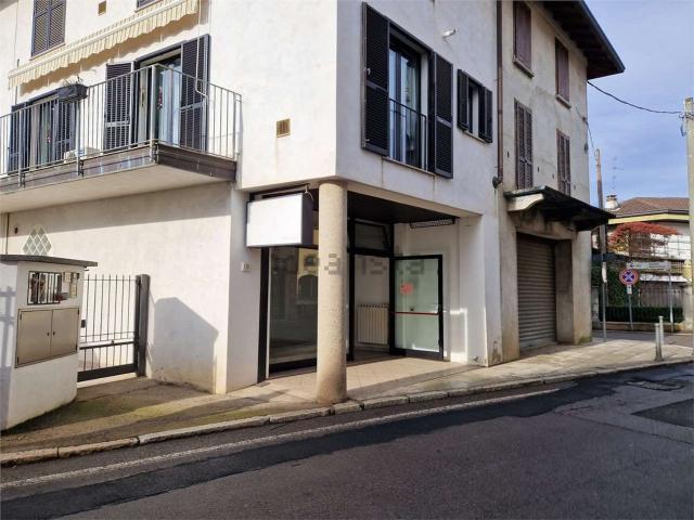 Locale Commerciale in vendita a Lurago Marinone, Como
