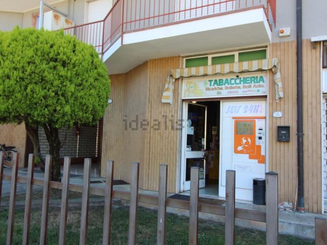 Locale Commerciale in vendita a Berzonno, Pogno