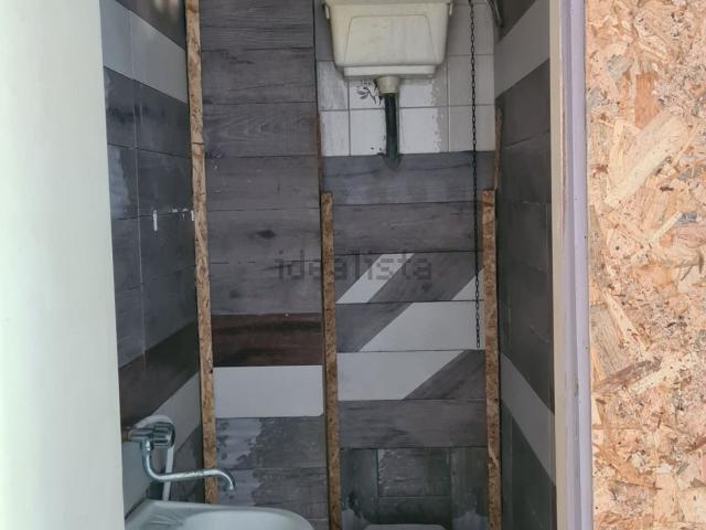Locale Commerciale in vendita a Croce Malloni, Nocera Superiore