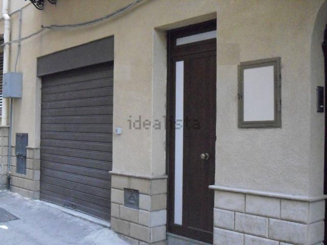 Locale Commerciale in vendita a Carini, Sicilia