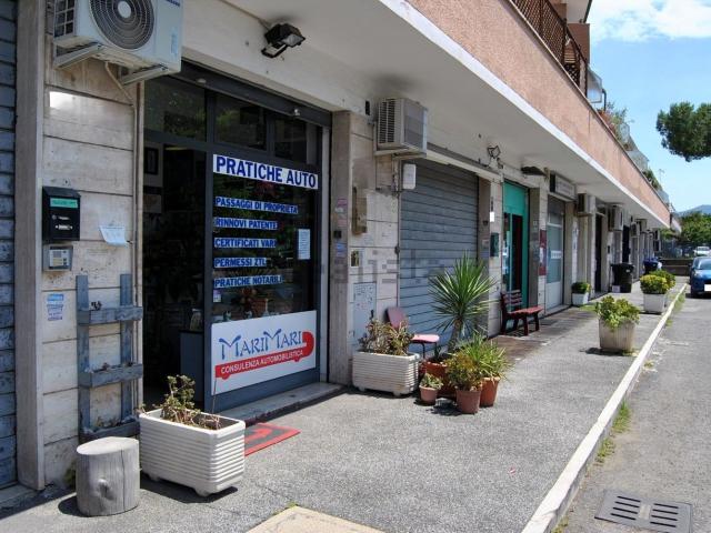 Locale Commerciale in vendita a Municipio Roma VII, Roma Capitale