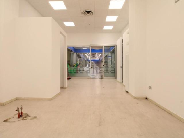 Locale Commerciale in vendita a Dorotina, Mozzo