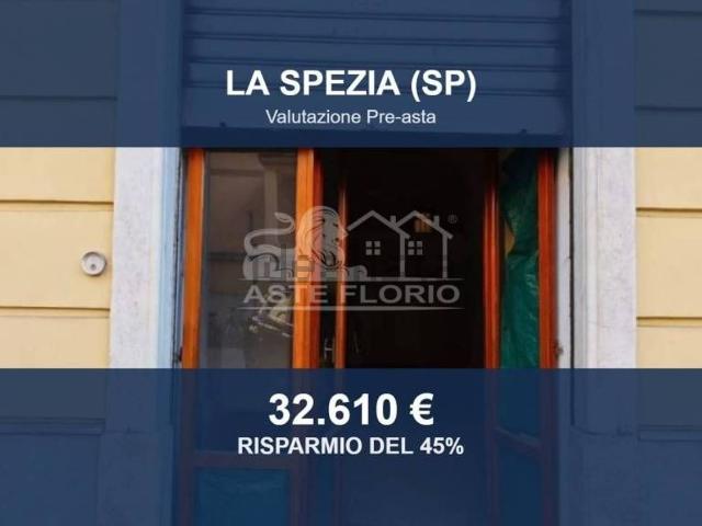 Locale Commerciale in vendita a Fabiano Alto, La Spezia