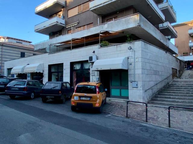 Locale Commerciale in vendita a San Benedetto, Sutri