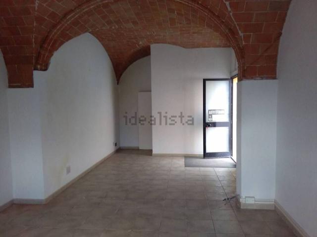 Locale Commerciale in vendita a Casciana Terme Lari, Perignano