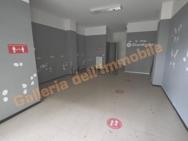 Locale Commerciale in vendita a Castelletto, Abbiategrasso