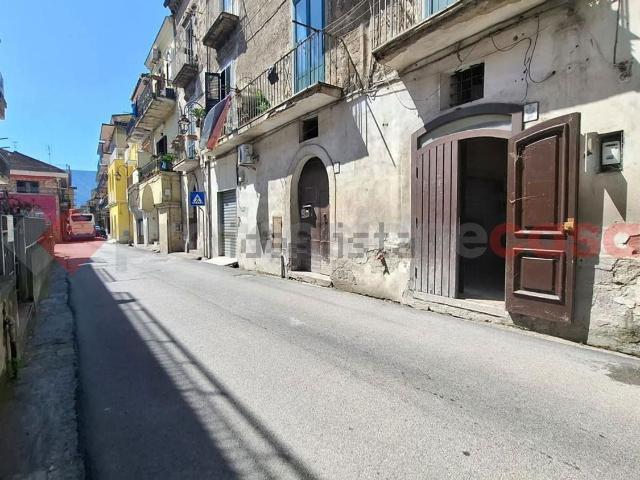 Locale Commerciale in vendita a Castel San Giorgio, Campania