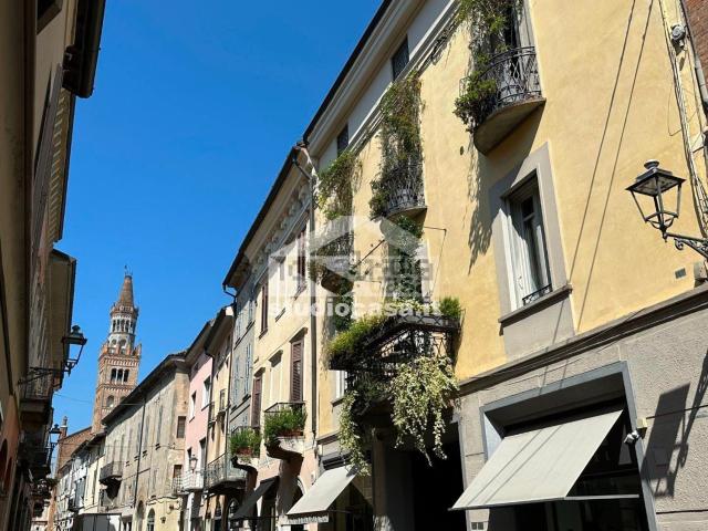 Locale Commerciale in vendita a Le Villette, Crema