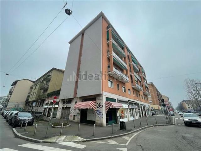 Locale Commerciale in vendita a Municipio 9, Milano