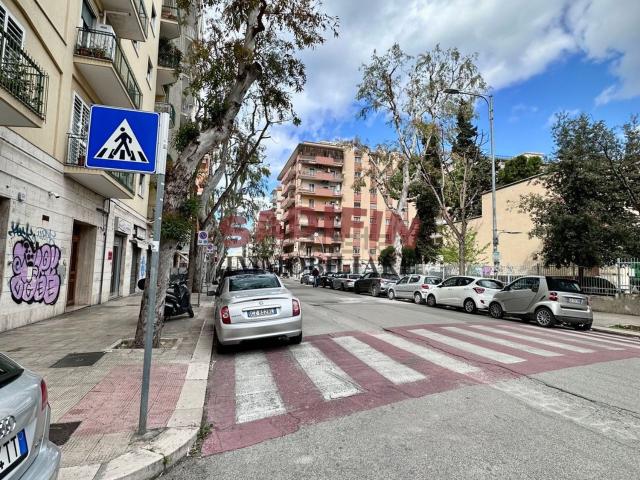 Locale Commerciale in vendita a Bari