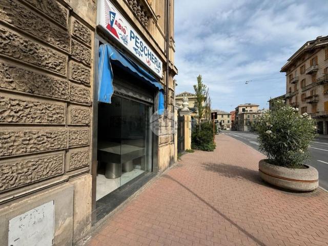 Locale Commerciale in vendita a Medio Ponente, Serra Riccò