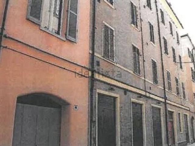 Locale Commerciale in vendita a Centro Storico, Modena