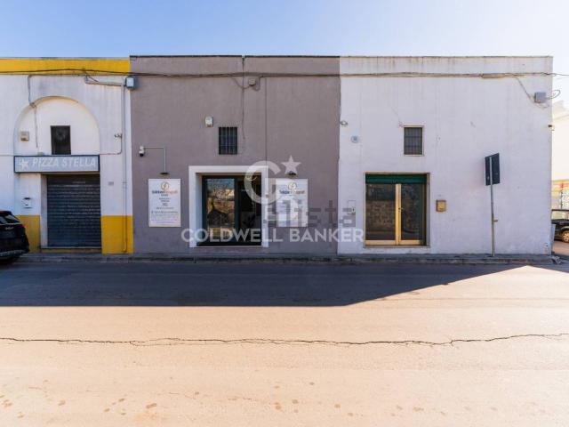 Locale Commerciale in vendita a Casarano, Lecce