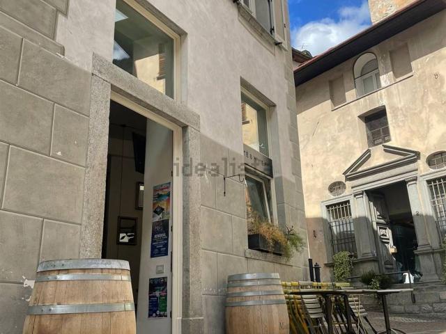Locale Commerciale in vendita a Raschi, Chiavenna