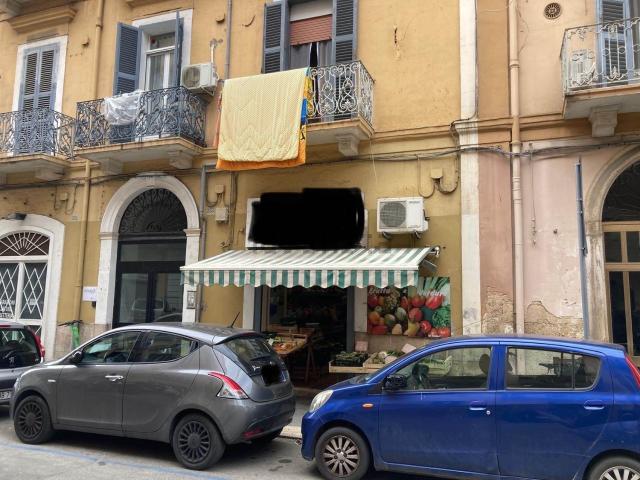 Locale Commerciale in vendita a Libertà, Bari