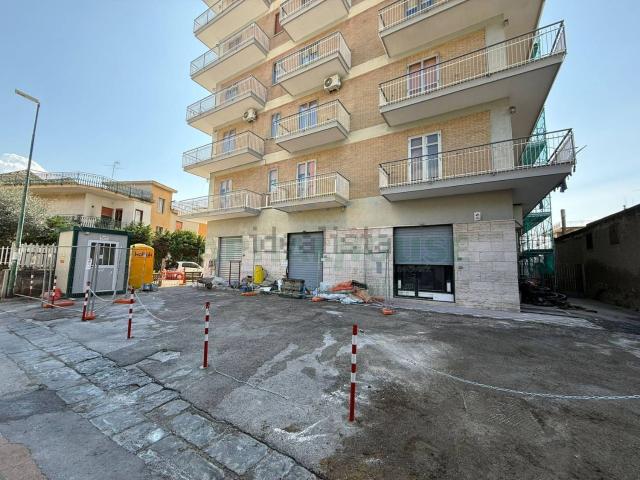 Locale Commerciale in vendita a Roccarainola, Campania