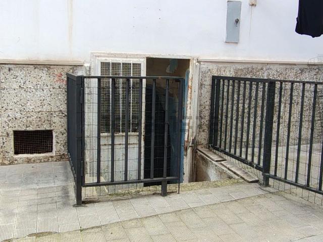 Locale Commerciale in vendita a Puglia, Foggia