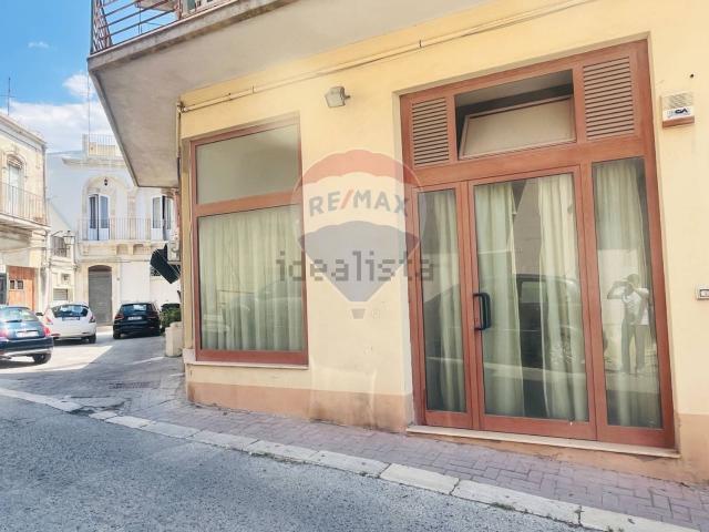 Locale Commerciale in vendita a Modica Alta, Marina Di Modica
