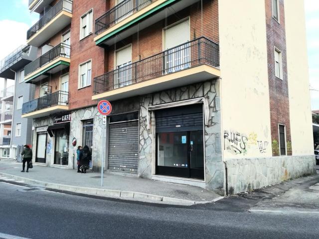 Locale Commerciale in vendita a Piemonte, Torino