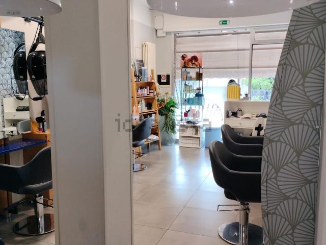 Locale Commerciale in vendita a Unione di comuni Valmarecchia, Santarcangelo Di
