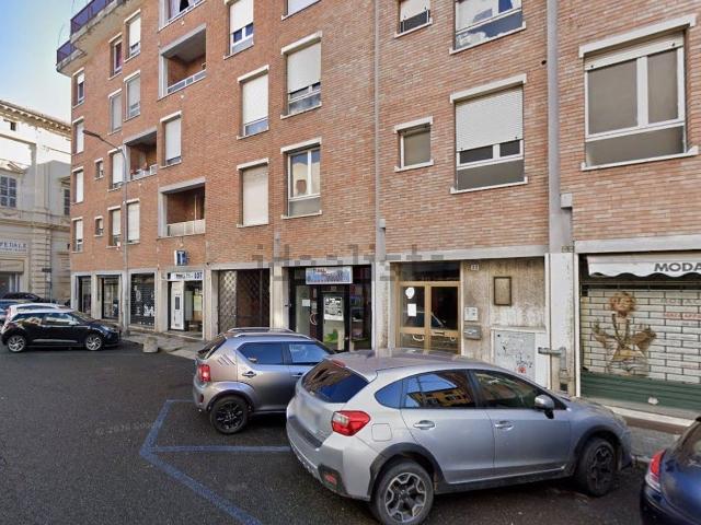 Locale Commerciale in vendita a Alessandria