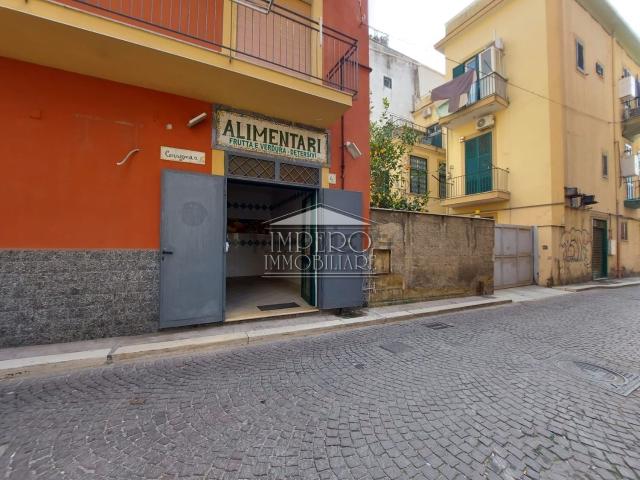 Locale Commerciale in vendita a Rione Ortodonico, Pozzuoli