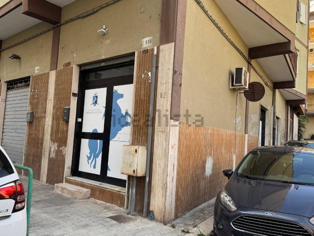 Locale Commerciale in vendita a Puglia, Barletta-andria-trani