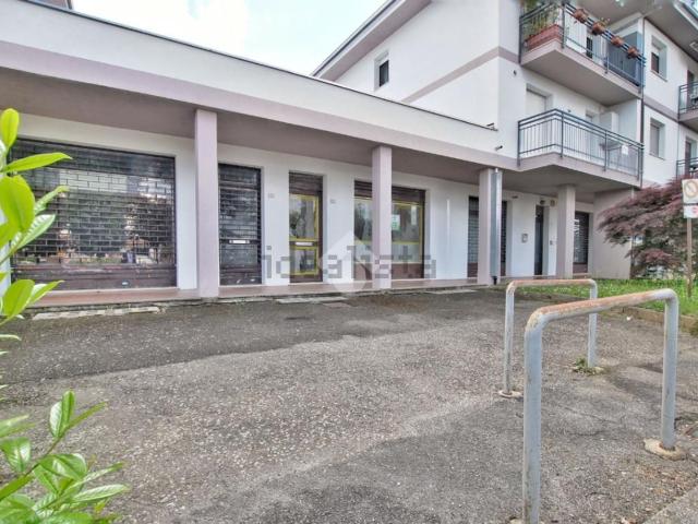 Locale Commerciale in vendita a Piemonte, Biella