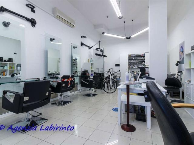 Locale Commerciale in vendita a Unione di Comuni della Romagna Forlivese, Quattro