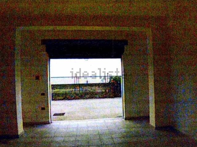 Locale Commerciale in vendita a Tiche, Siracusa