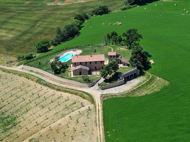 Locale Commerciale in vendita a Chianciano Terme, Toscana