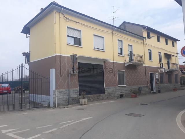 Locale Commerciale in vendita a Piemonte, Novara