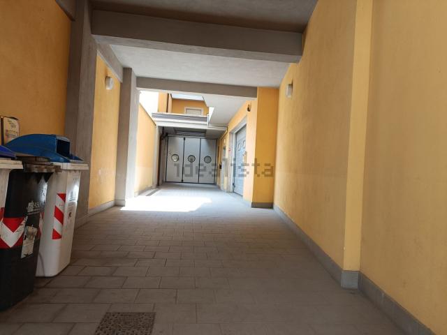 Locale Commerciale in vendita a Benevento, Campania