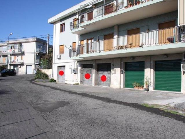 Locale Commerciale in vendita a Motta, San Gregorio Di Catania