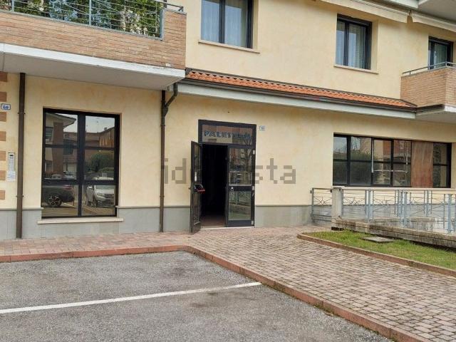 Locale Commerciale in vendita a Unione dei comuni del Distretto Ceramico, Fiorano Modenese