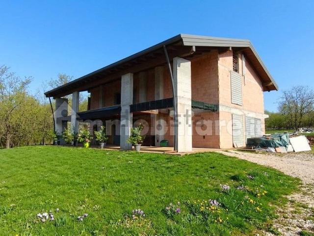 Locale Commerciale in vendita a Sagrado, Friuli-Venezia Giulia